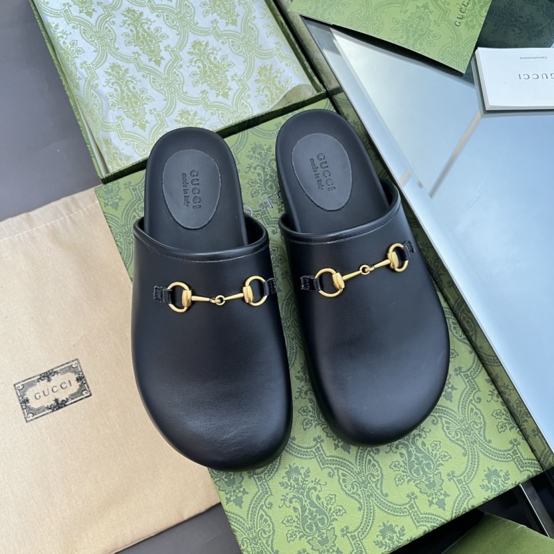 G*u*i slippers